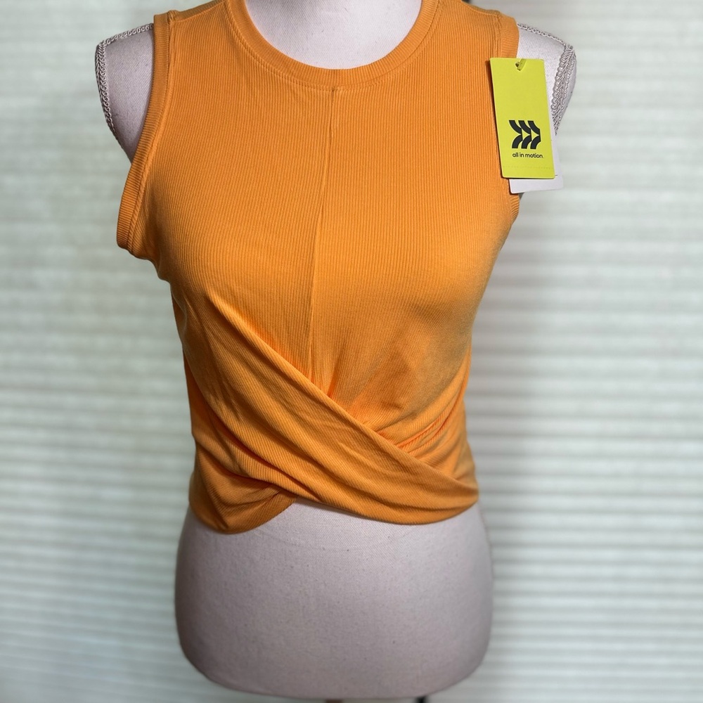 NWT crop tank